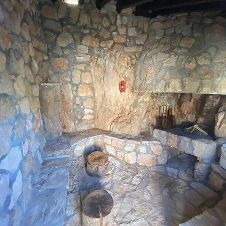 Apartman Pogled * 特雷比涅