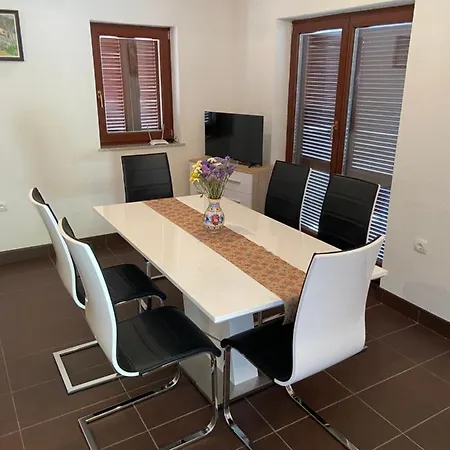 公寓 Apartman Pogled 特雷比涅