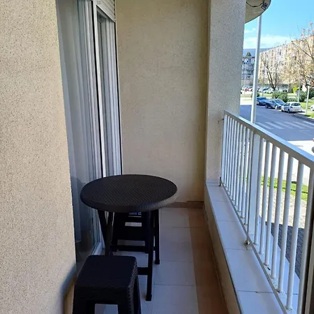 Petra Apartment *